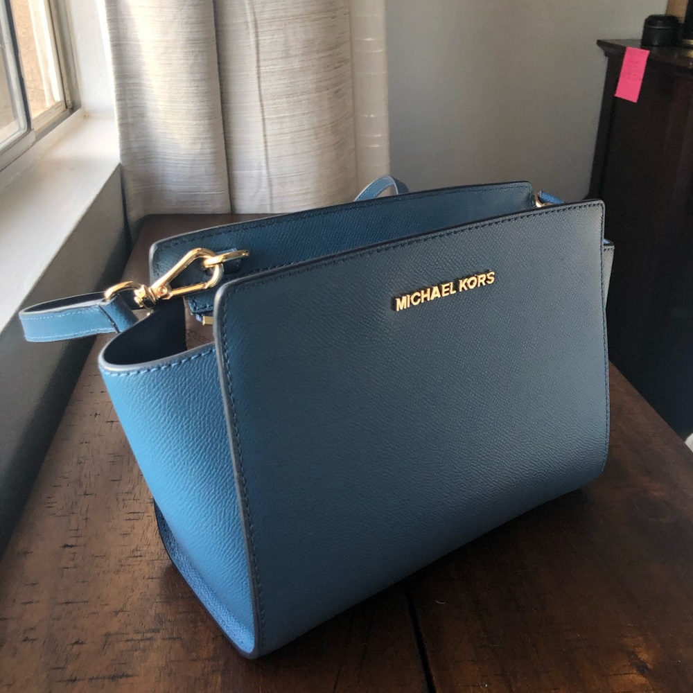Michael Kors Like New Crossbody Purse